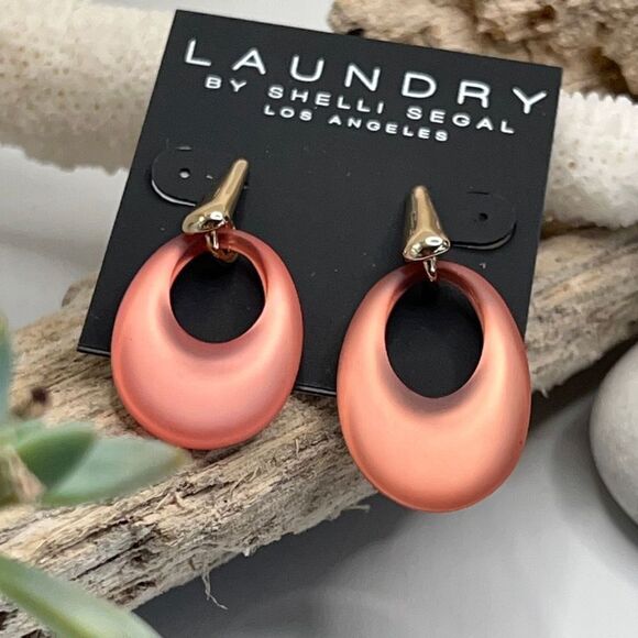 SIlver / Peach  Earrings Laundry by Shelli Segal - Picture 4 of 8